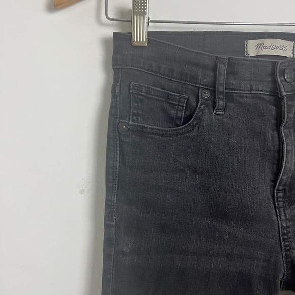 Madewell 9" High-Rise Skinny Black Raw Hem Vintage Faded Distressed Knees Sz 26 - Picture 4 of 15